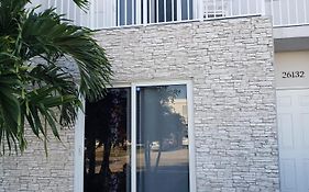 Lixylouis Minutes From Miami International Airport
